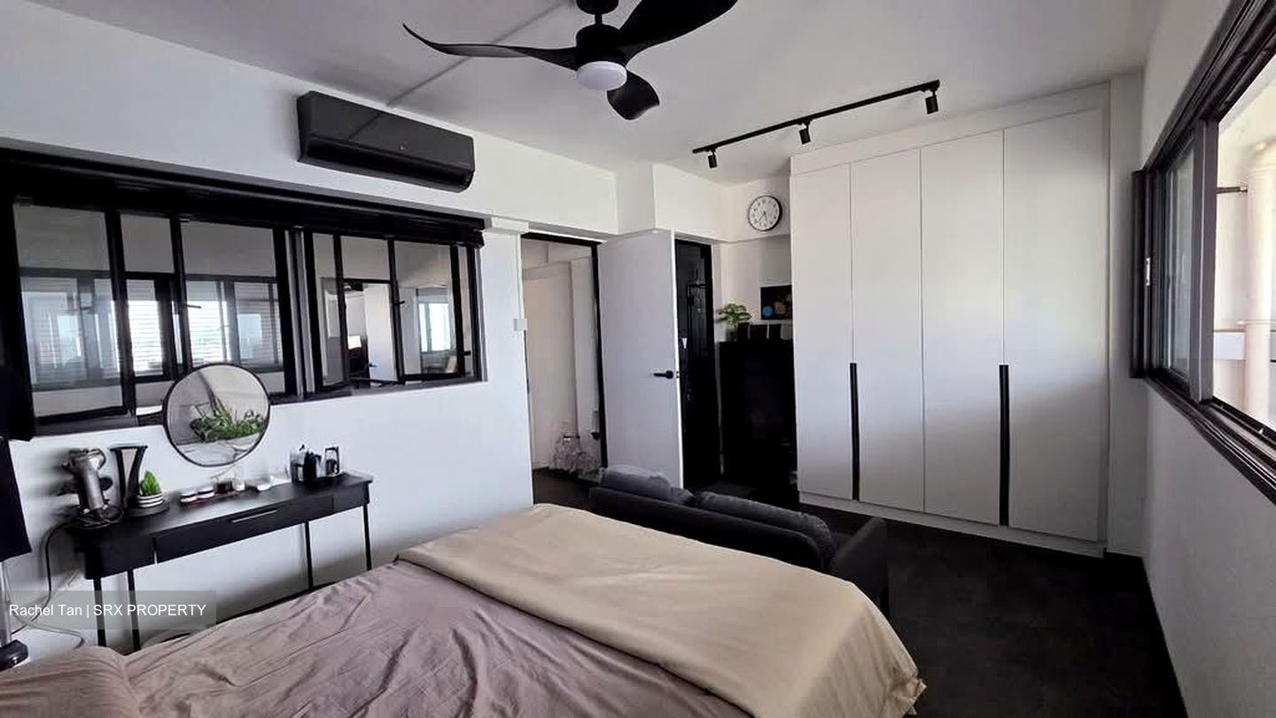 Blk 330 Bukit Batok Street 33 (Bukit Batok), HDB Executive #558405101
